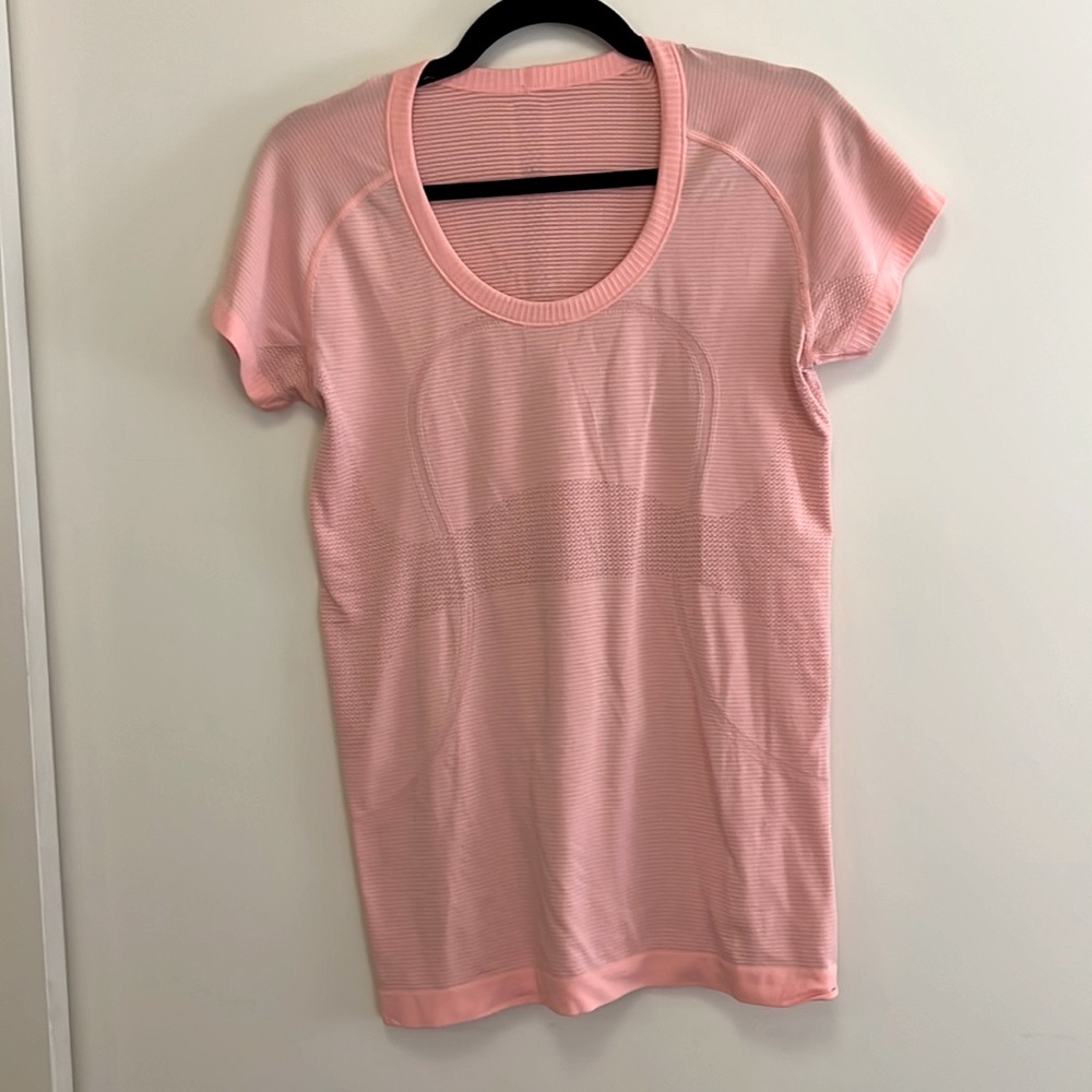 Lululemon size 10 work out top